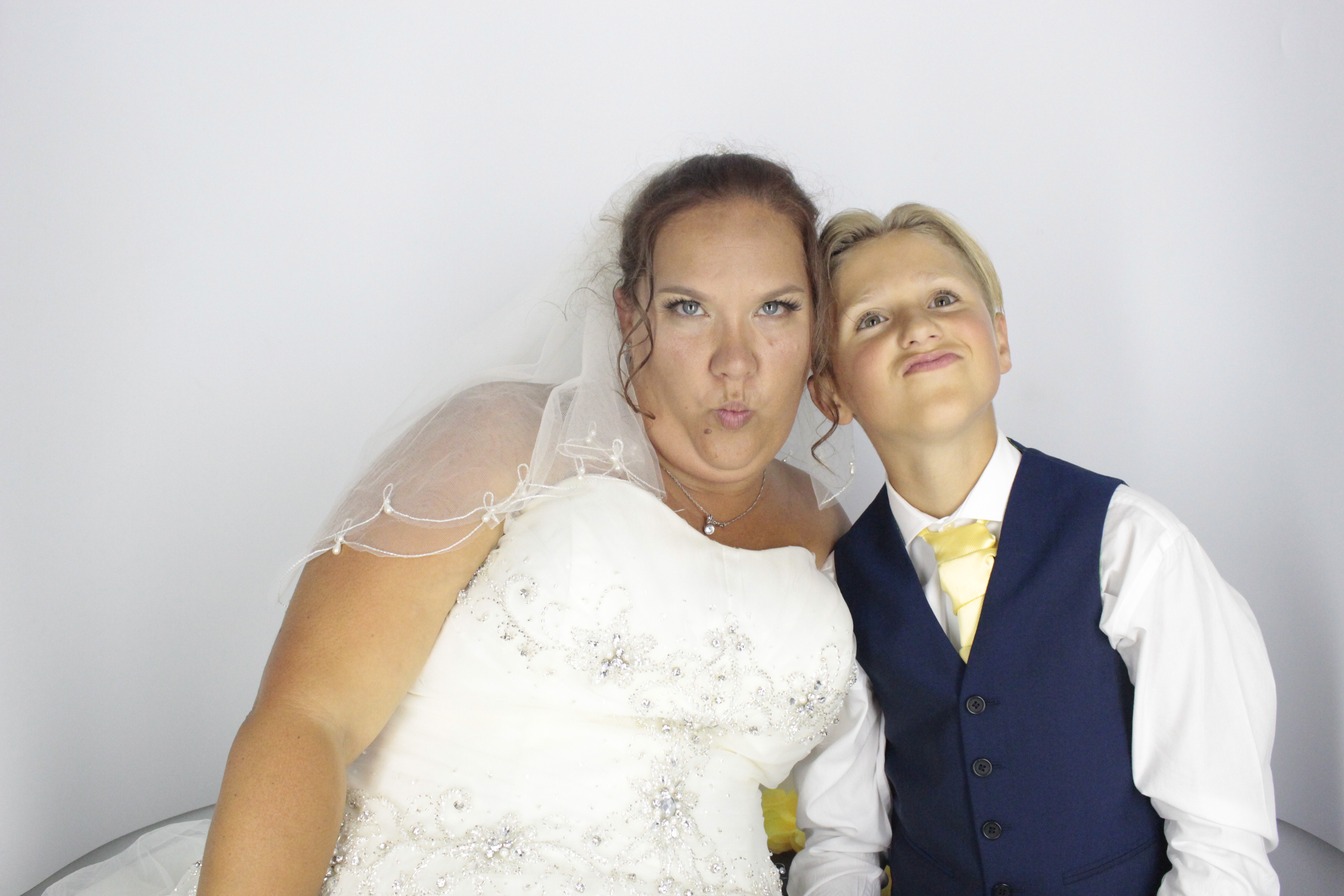  Heather & Daniel's Wedding | View more photos from the event at gallery.myphotoboothexperience.co.uk/u/MyPhotoBoothExperienceLtd/Heather-Daniels-Wedding